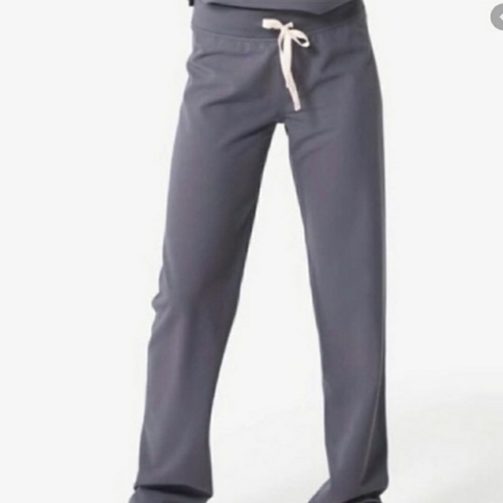 FIGS Livingston in Charcoal